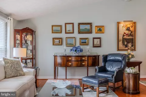 8204 Lapping Brook Ct, Laurel, MD 20723 photo 7