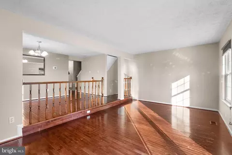 9655 Glendower Ct, Laurel, MD 20723 photo 4