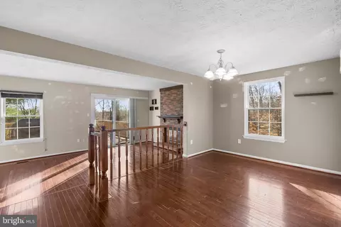 9655 Glendower Ct, Laurel, MD 20723 photo 5