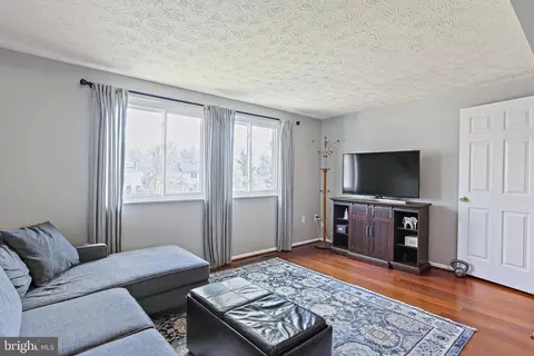 10641 Delfield Ct, Laurel, MD 20723 photo 5