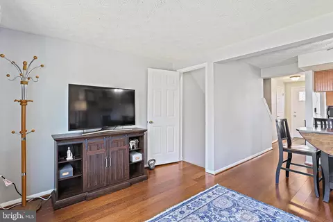 10641 Delfield Ct, Laurel, MD 20723 photo 6