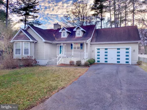 6108 Hunt Club Rd, Elkridge, MD 21075