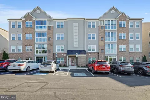 8470 Ice Crystal Dr #B, Laurel, MD 20723