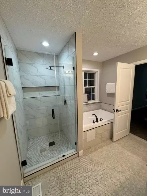 Bath - 9208 Sewall Ave, Laurel, MD 20723 photo 7 of 9