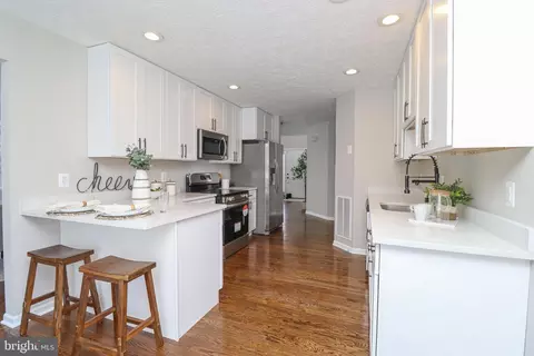 Entry Way - 9208 Sewall Ave, Laurel, MD 20723 photo 3 of 6