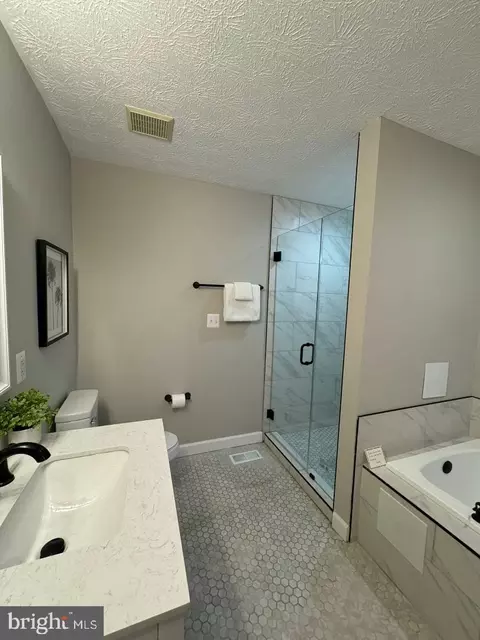 Bath - 9208 Sewall Ave, Laurel, MD 20723 photo 8 of 9