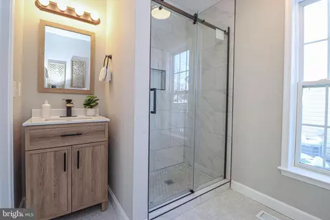 Bath - 9208 Sewall Ave, Laurel, MD 20723 photo 2 of 9