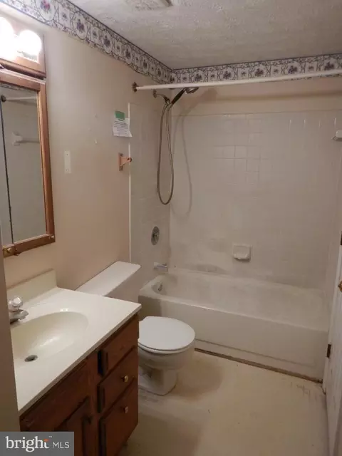 9638 Glendower Ct, Laurel, MD 20723 photo 9