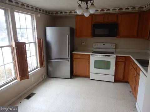 9638 Glendower Ct, Laurel, MD 20723 photo 2