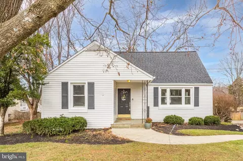 8312 Grove Rd, Ellicott City, MD 21043