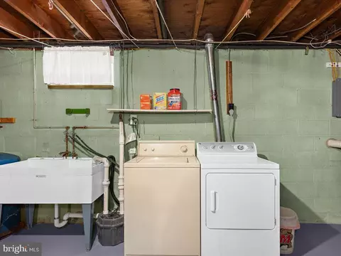 8534 Pineway Dr, Laurel, MD 20723 photo 24