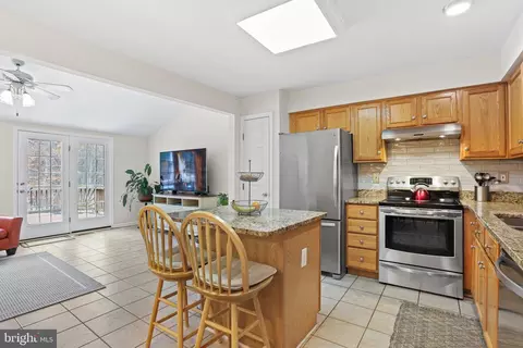 9335 Maxwell Ct, Laurel, MD 20723 photo 7