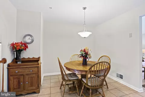 9335 Maxwell Ct, Laurel, MD 20723 photo 8