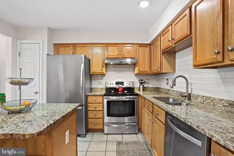 9335 Maxwell Ct, Laurel, MD 20723 photo 9