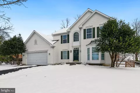 5877 Deborah Jean Dr, Elkridge, MD 21075