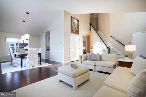 8253 Glenmar Rd, Ellicott City, MD 21043