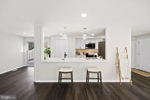 6664 Dovecote Dr, Columbia, MD 21044