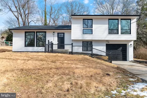 5233 Lightning View Rd, Columbia, MD 21045