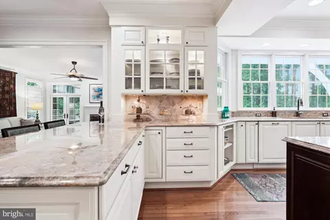 Kitchen - 6445 Sundown Trl, Columbia, MD 21044 photo 9 of 14