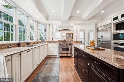 Kitchen - 6445 Sundown Trl, Columbia, MD 21044 photo 4 of 14