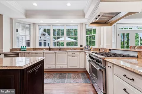 Kitchen - 6445 Sundown Trl, Columbia, MD 21044 photo 7 of 14