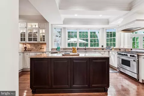 Kitchen - 6445 Sundown Trl, Columbia, MD 21044 photo 6 of 14