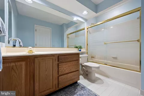 Bath - 8037 Crest Rd, Laurel, MD 20723 photo 3 of 4