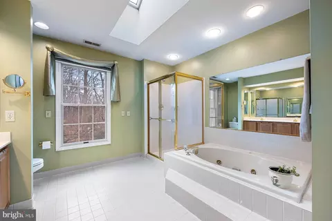 Bath - 8037 Crest Rd, Laurel, MD 20723 photo 2 of 4