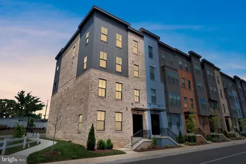 10056 B American Pharoah Ln #66, Laurel, MD 20723