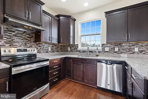 9395 Washington Ave, Laurel, MD 20723 photo 17