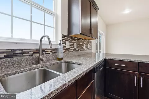 9395 Washington Ave, Laurel, MD 20723 photo 18