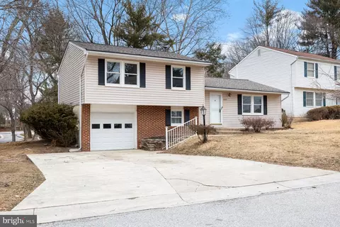 5205 Farm Pond Ln, Columbia, MD 21045