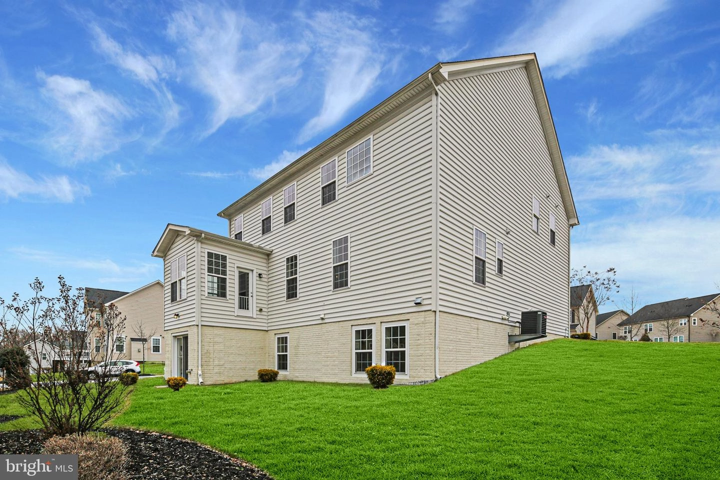 Exterior - 10045 Rowan Ln, Laurel, MD 20723 photo 5 of 8