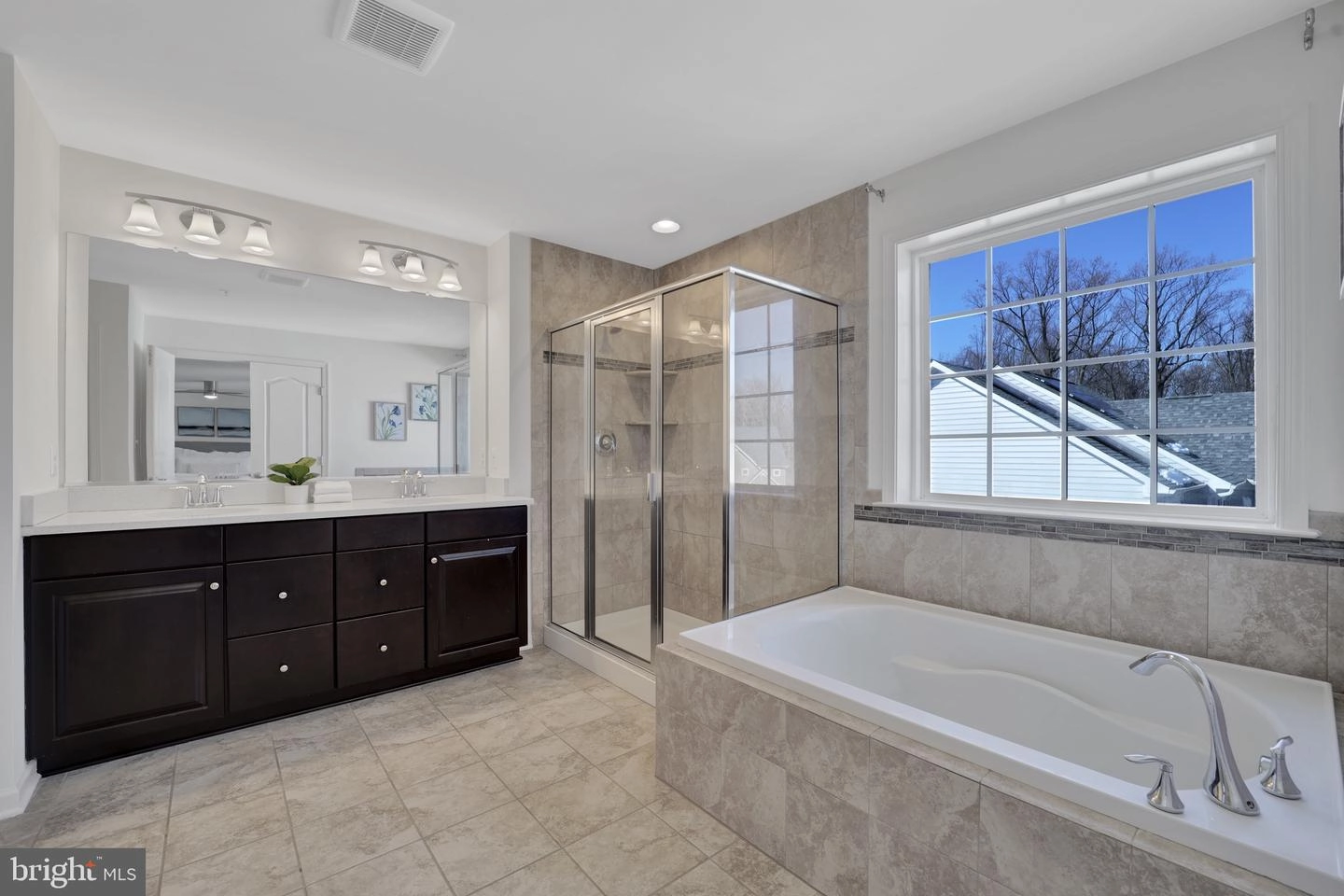 Bath - 10045 Rowan Ln, Laurel, MD 20723 photo 1 of 2