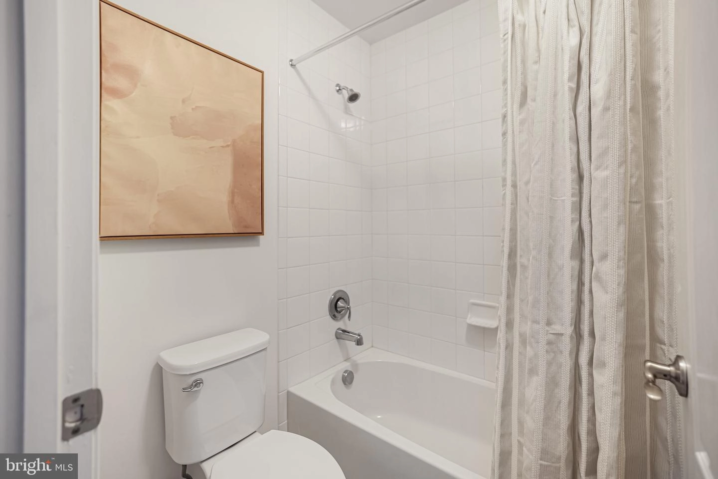 Bath - 10045 Rowan Ln, Laurel, MD 20723 photo 2 of 2