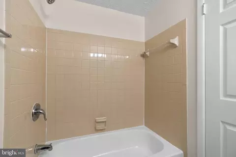 Bath - 8336 Sperry Ct, Laurel, MD 20723 photo 2 of 5