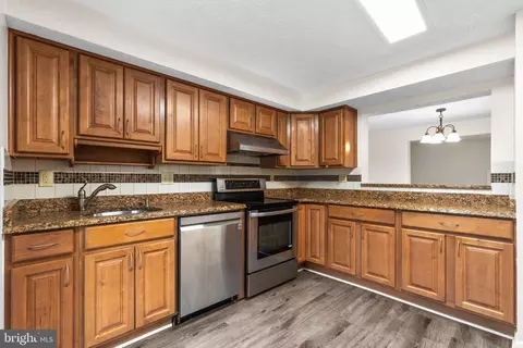 Kitchen - 8336 Sperry Ct, Laurel, MD 20723 photo 3 of 4