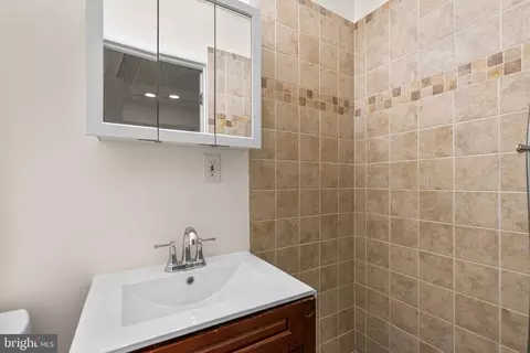 Bath - 8336 Sperry Ct, Laurel, MD 20723 photo 5 of 5