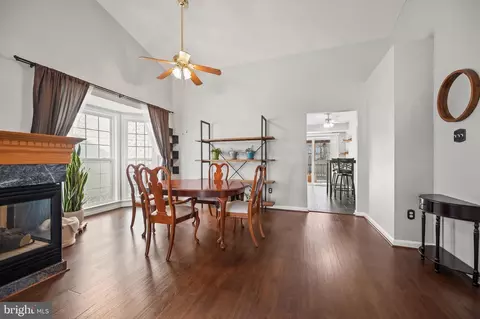 Dining - 9611 Park Ave, Laurel, MD 20723 photo 3 of 3