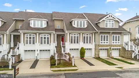 8739 Lake Edge Dr, Laurel, MD 20723