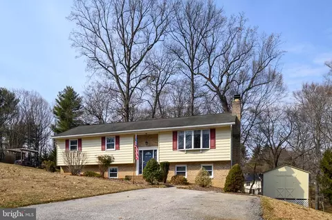 10084 Maplewood Dr, Ellicott City, MD 21042