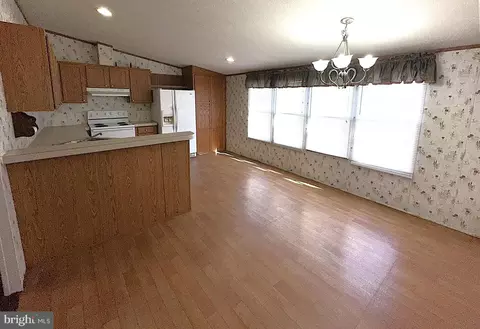 80 Midway Dr, Laurel, MD 20723 photo 3