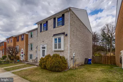 8522 Pine Run Ct, Ellicott City, MD 21043