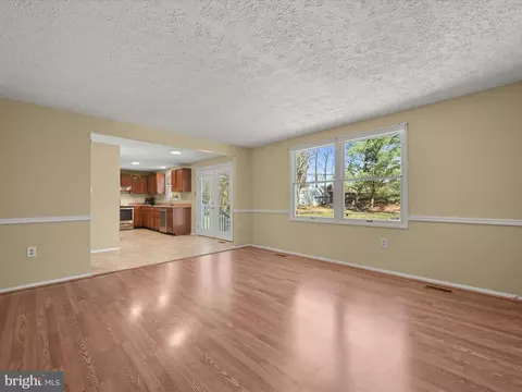 Living - 8765 Cardinal Forest Cir, Laurel, MD 20723 photo 7 of 7