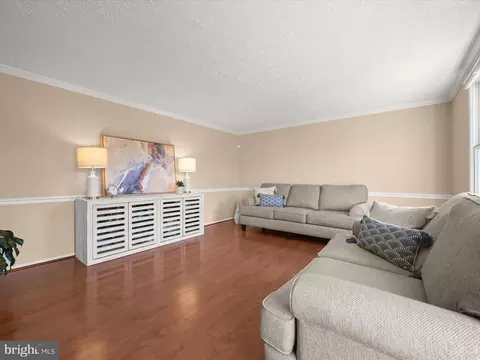 Living - 8765 Cardinal Forest Cir, Laurel, MD 20723 photo 4 of 7