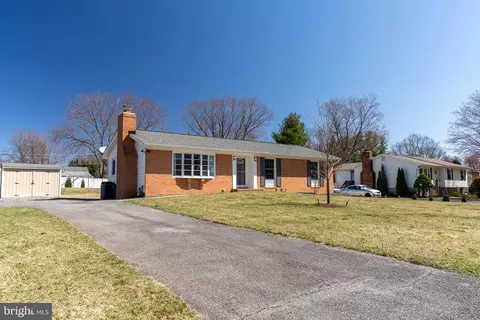 10546 Martellini Dr, Laurel, MD 20723