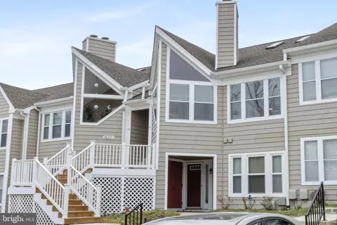 7635 Coachlight Ln #B, Ellicott City, MD 21043