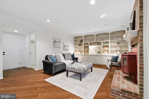 Living - 11807 Bare Sky Ln, Columbia, MD 21044 photo 4 of 7