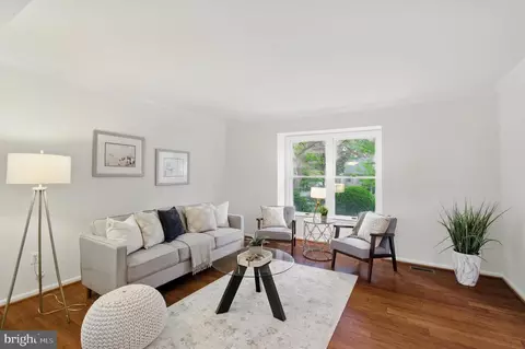 Living - 11807 Bare Sky Ln, Columbia, MD 21044 photo 2 of 7