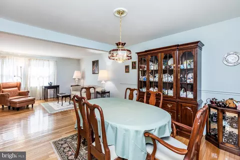 Dining - 5652 Blitheaire Garth, Columbia, MD 21045 photo 2 of 3